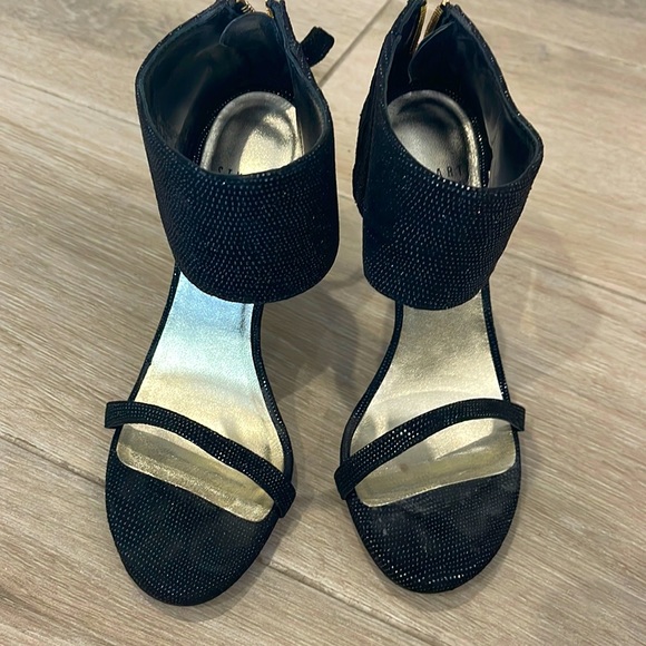 Stuart Weitzman heels - Picture 1 of 5